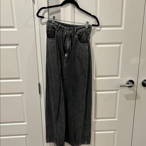 High-Waisted Black Wide-Leg Jeans